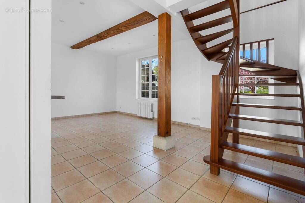 Maison à MEZIDON-CANON