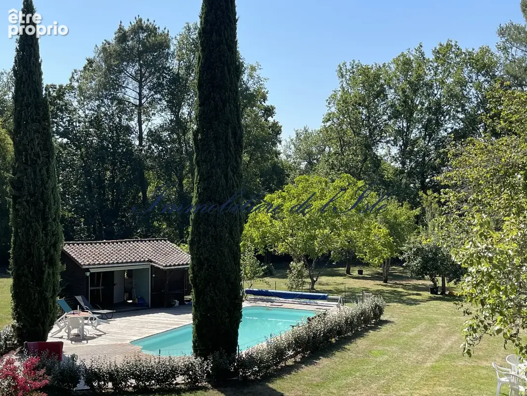 Demeure de caractère au coeur d'un parc arboré avec piscine - photo 2