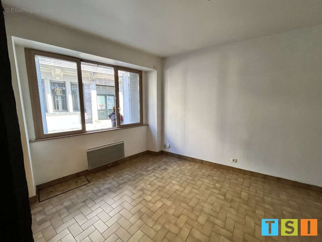 Maison à MONTREJEAU