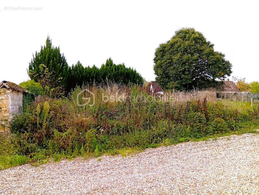 Terrain à ERAGNY-SUR-EPTE