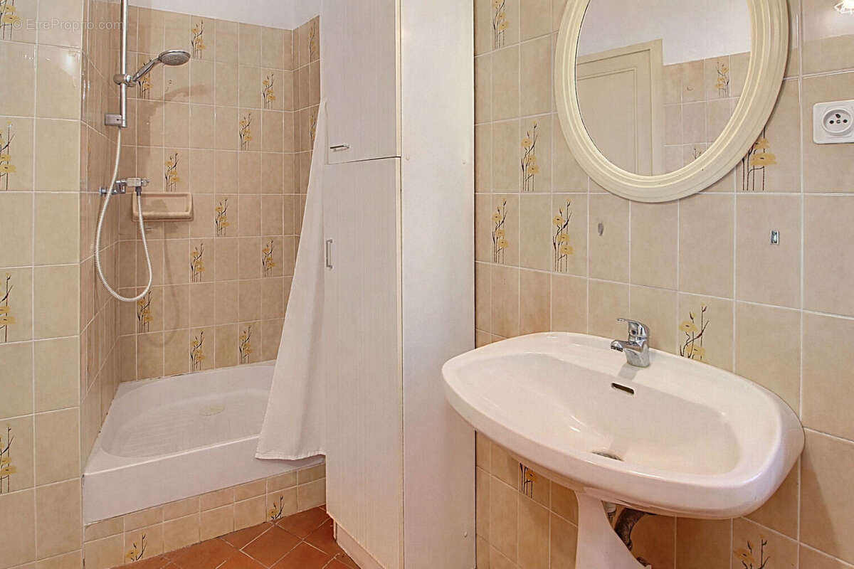 Appartement à VILLECROZE