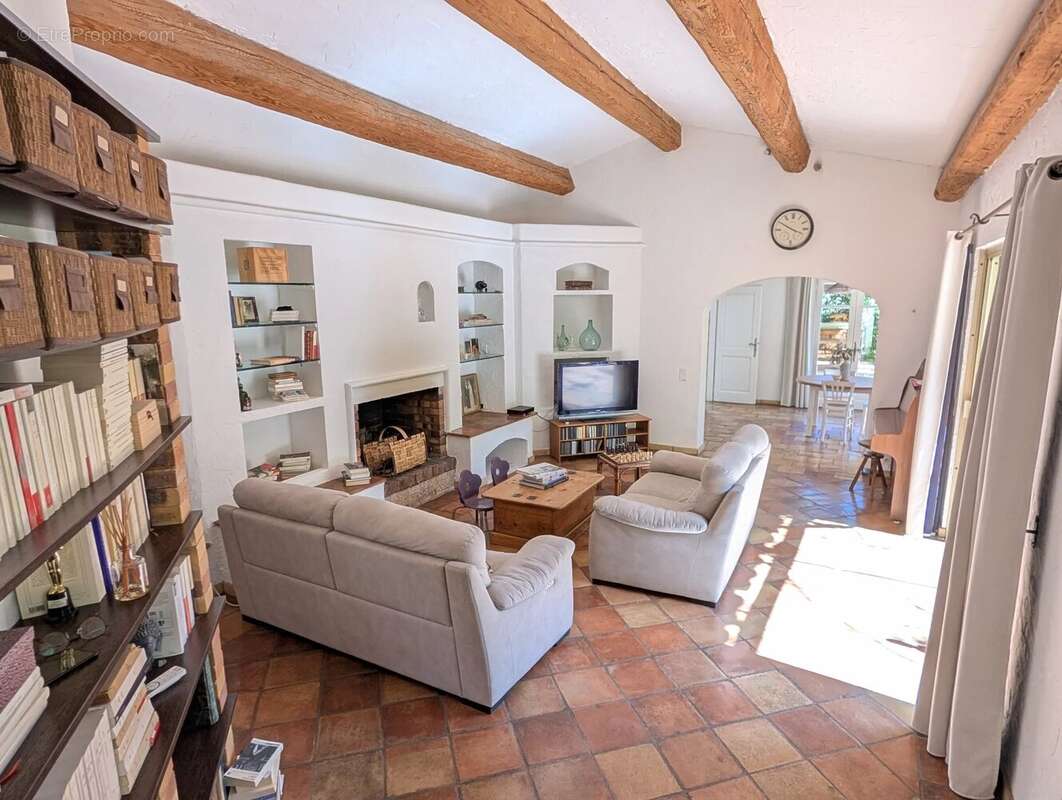 ROQUEFORT LES PINS Maison 5 pièces - 175 m² - Piscine - photo 10