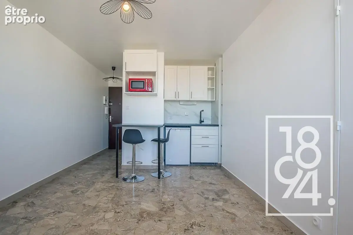 Investisseurs ! studio refait a neuf loué dernier étage ascenseur la capelette 13010 - photo 2