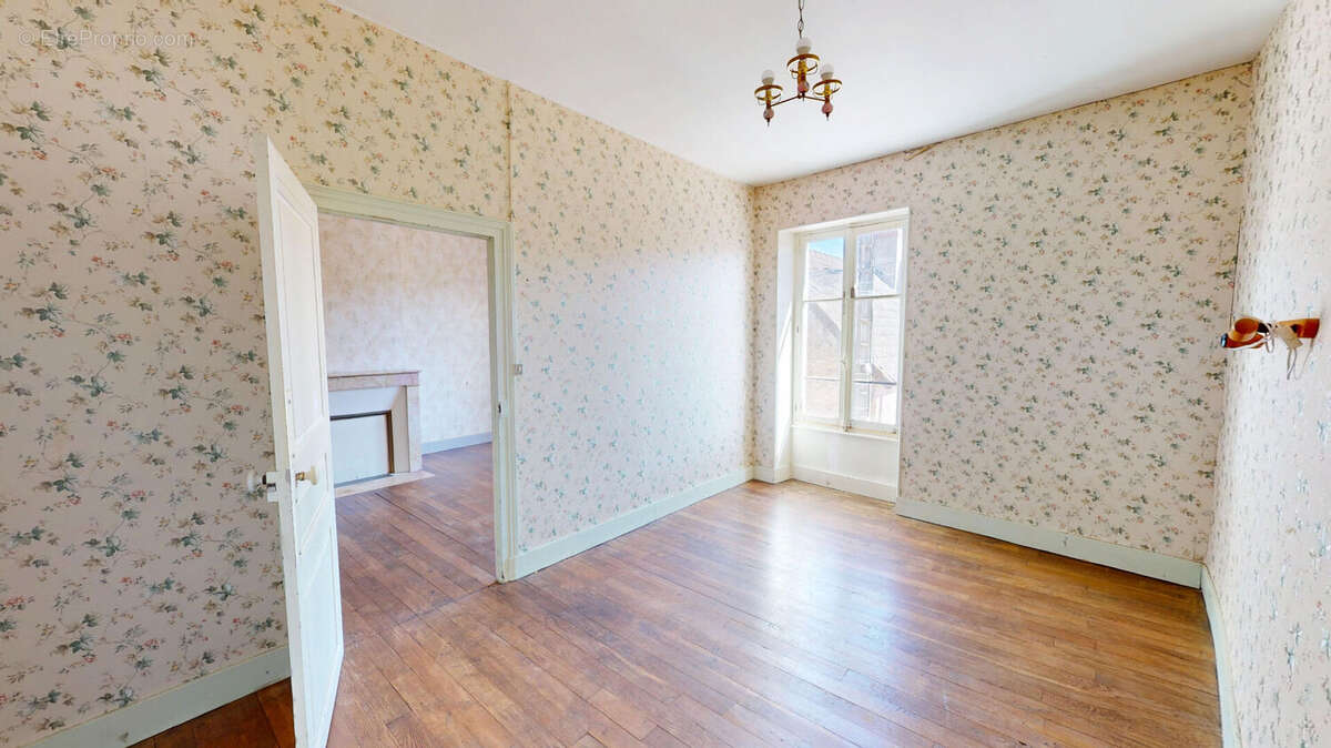 Maison à BRINON-SUR-BEUVRON