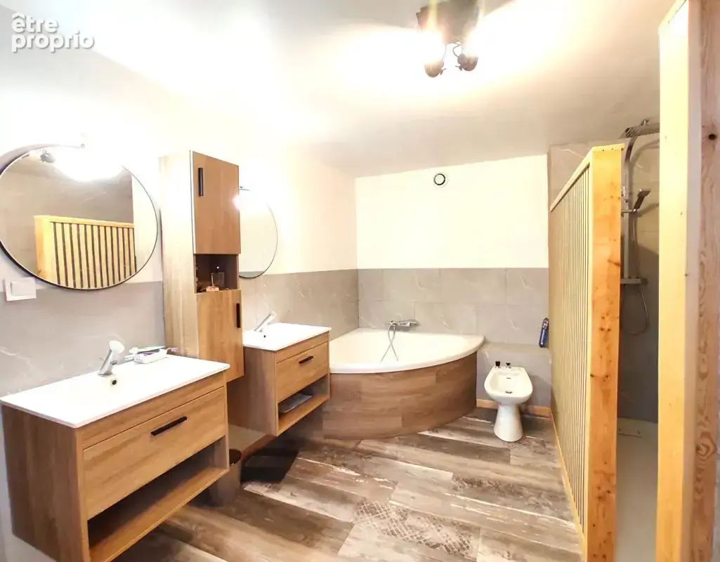 Ensemble immobilier - maison 225m² + appartement 50m² - photo 2