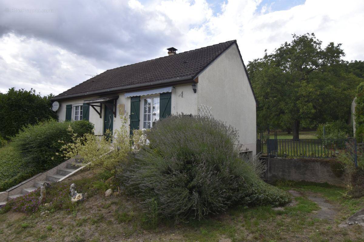 Maison à LA CELLE-SUR-LOIRE