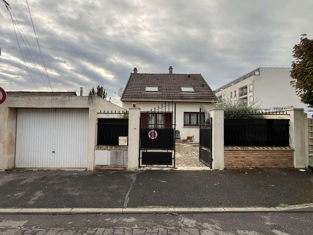 Maison à ATHIS-MONS