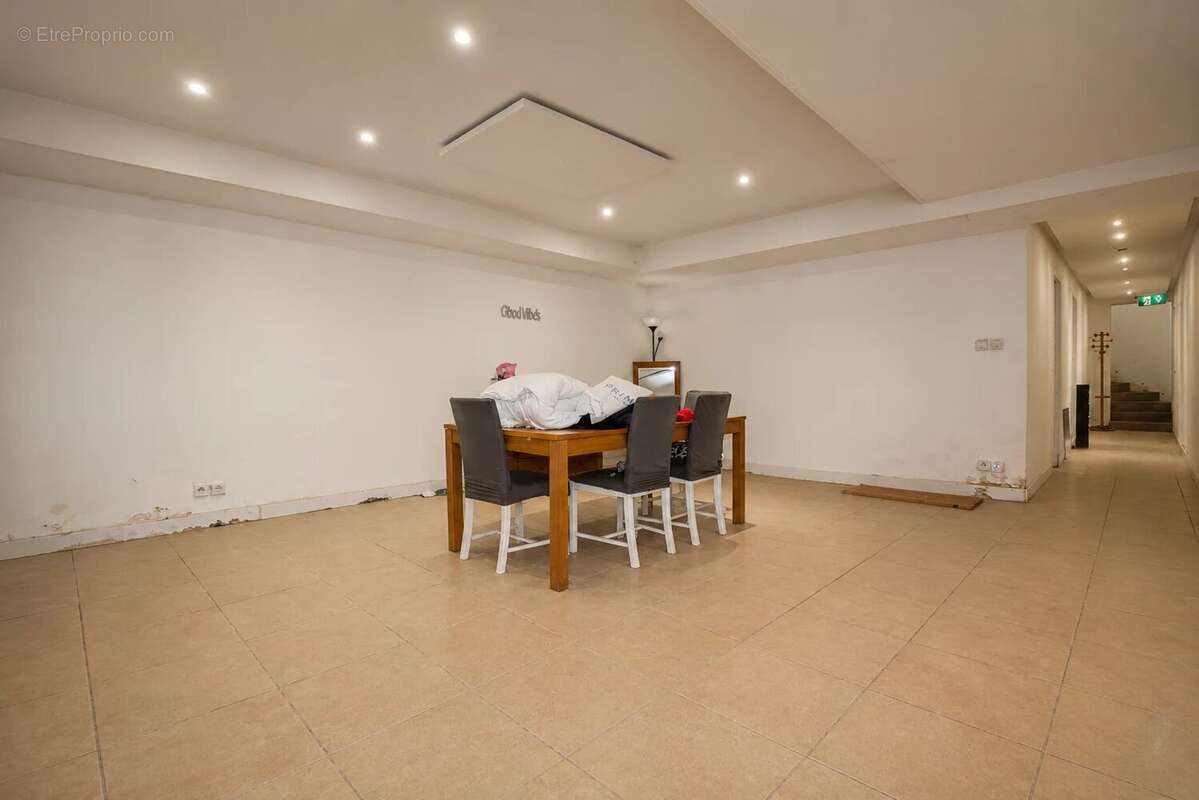 Appartement 241 m² à Maurepas  - photo 18