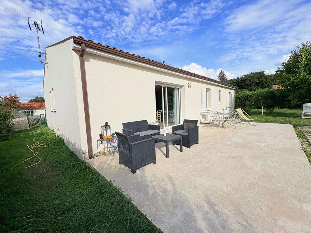 Maison à SAINT-VAIZE