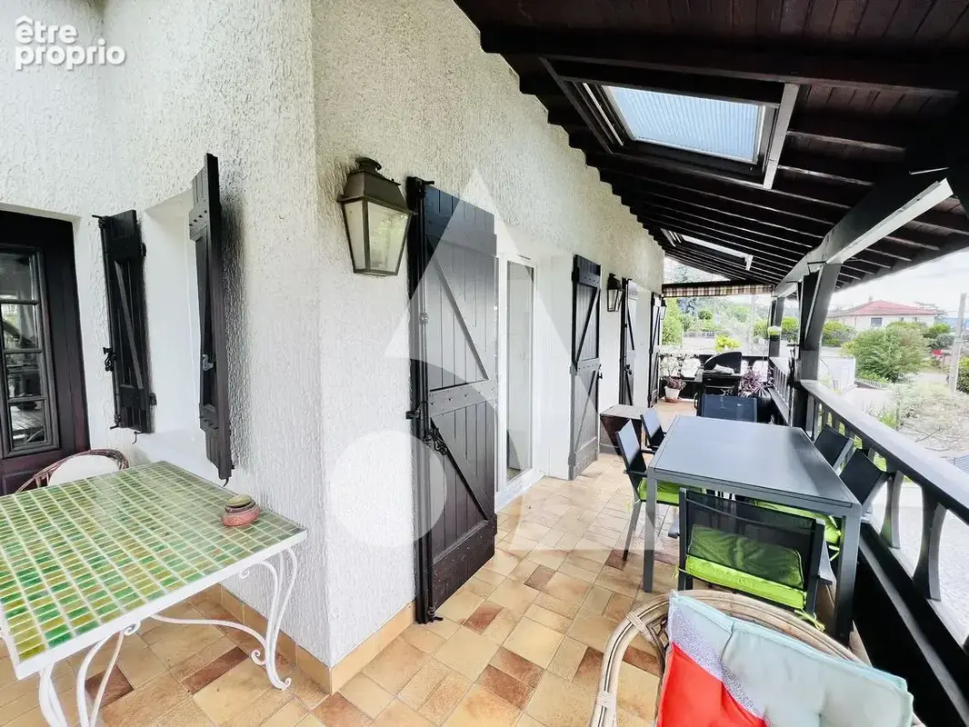Belle maison avec piscine sur la côtière à Neyron - photo 7