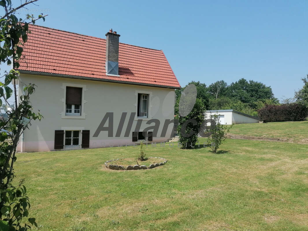 Maison à AILLEVILLERS-ET-LYAUMONT