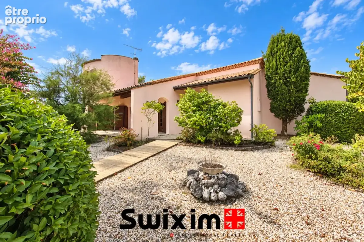 Photo Maison à Saint-Medard-En-Jalles au prix de 465 000€