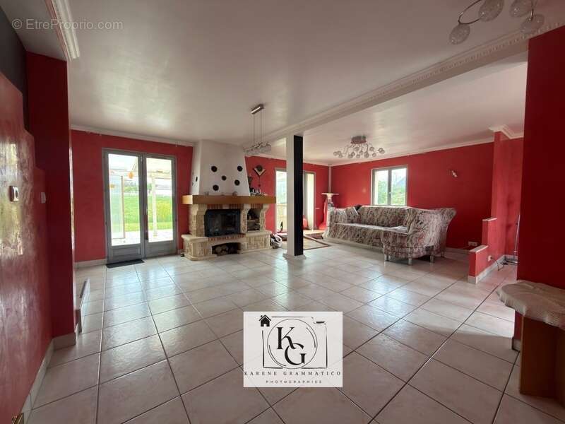 Maison à MAIRY-MAINVILLE