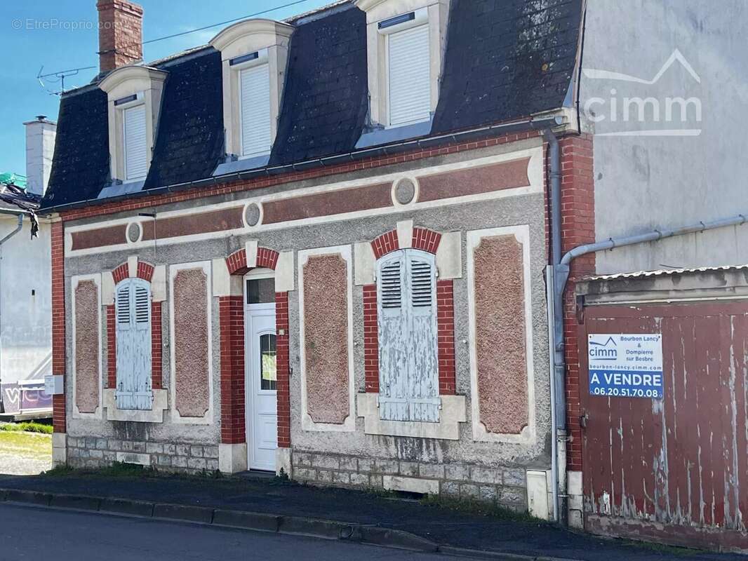 Maison à DOMPIERRE-SUR-BESBRE