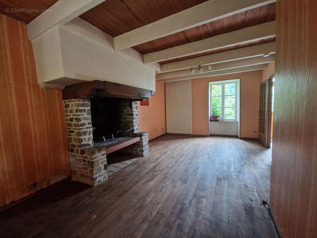 Maison à DRAGEY-RONTHON