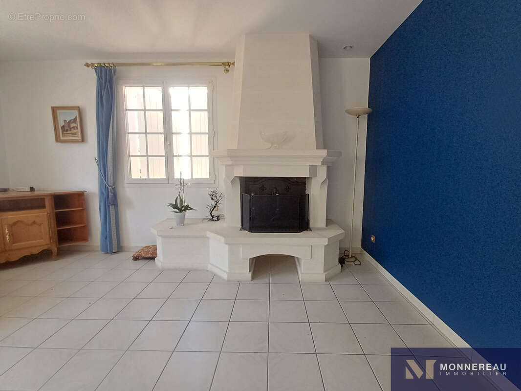 Maison services a pied avec jardin et garage - photo 11