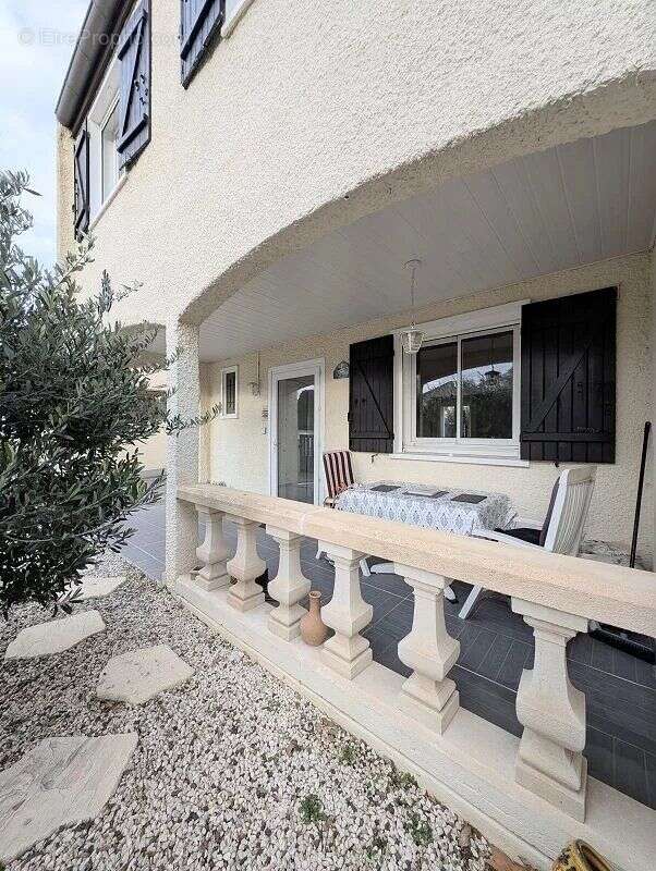 Maison à SAINT-MARTIN-DE-CRAU