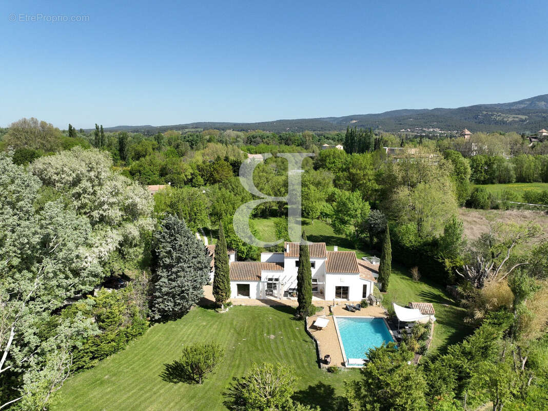 Maison 190 m² à L'isle-Sur-La-Sorgue  - photo 3