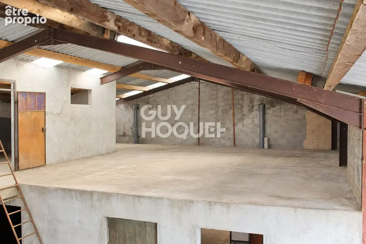 Ensemble immobilier avec habitation, hangars et terrain de 26,13 ares - photo 16