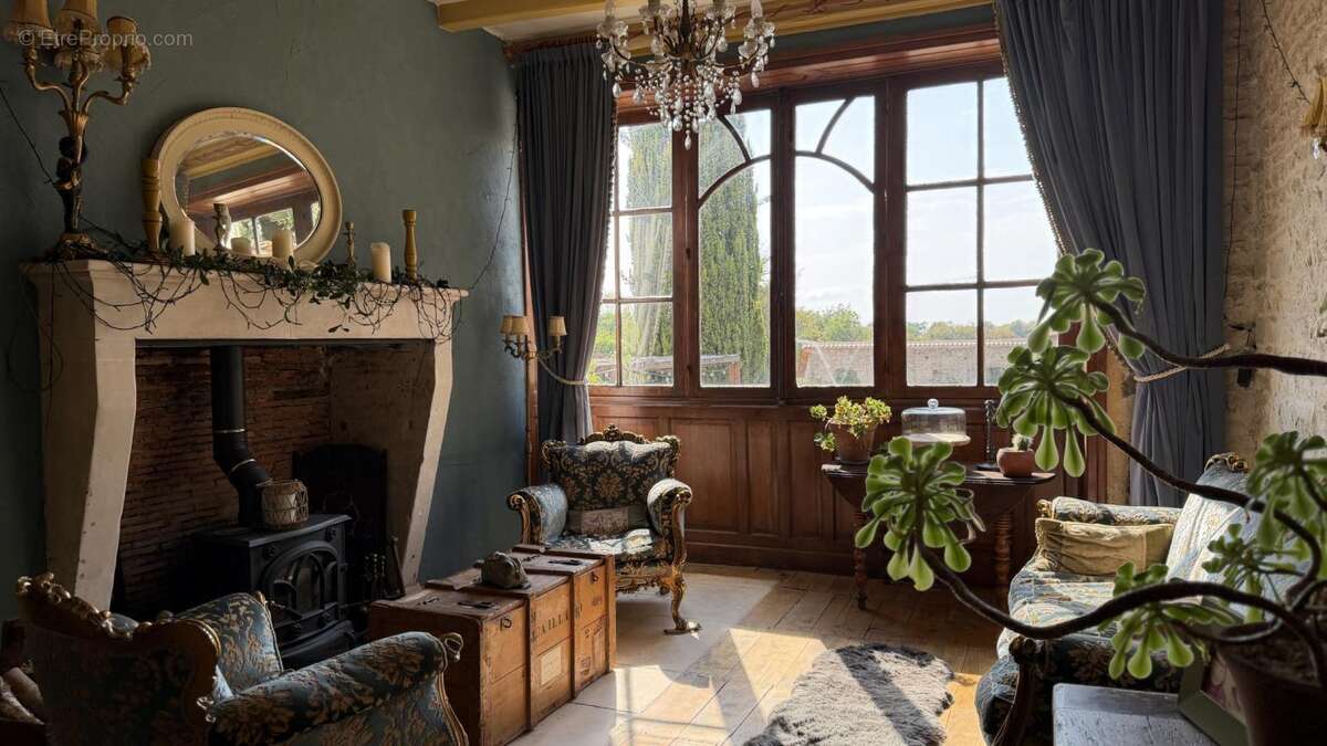Magnifique propriété de caractère au coeur du village histori - photo 3