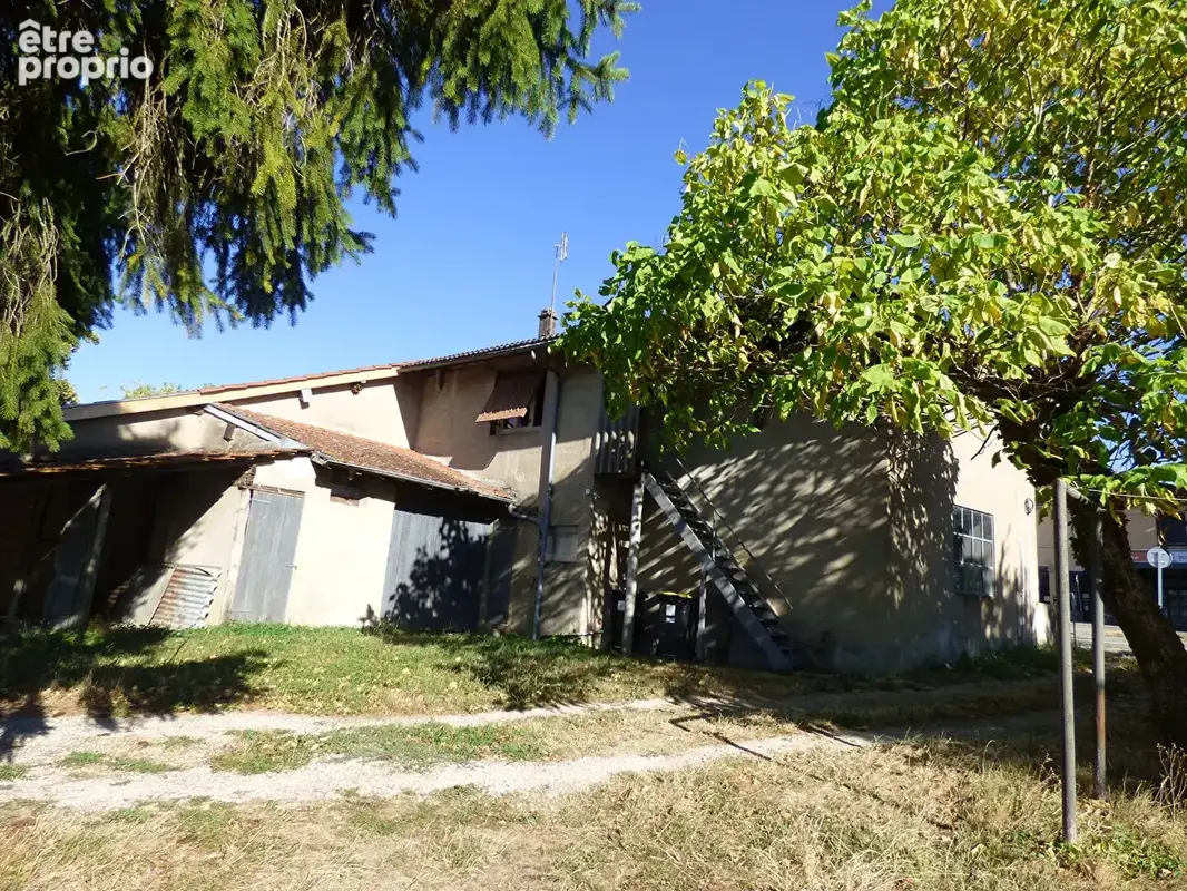 Saint-trivier-de-courtes,maison 120 m² à rénover  sur un terrain 541 m² - photo 2