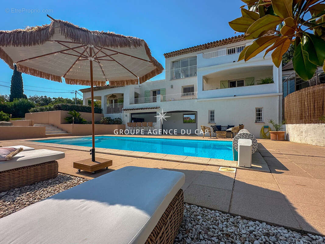 A vendre villa style provencal 5 chambres piscine garage vue mer à saint-aygulf - photo 2