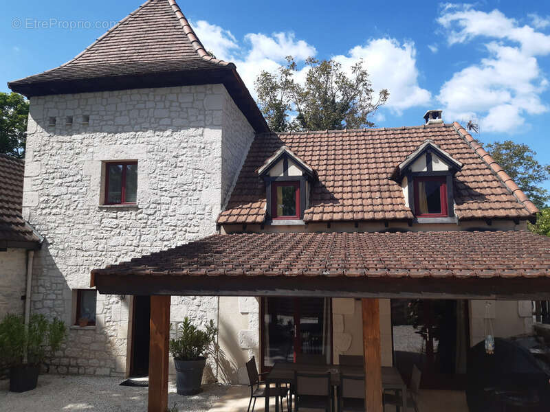Maison à SALVAGNAC-CAJARC