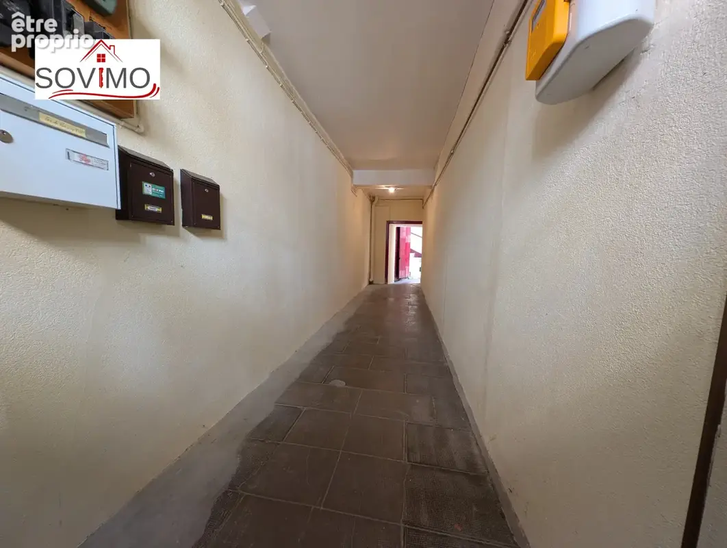Immeuble a investissement locatif : 2 appts + 1 local commercial - photo 8