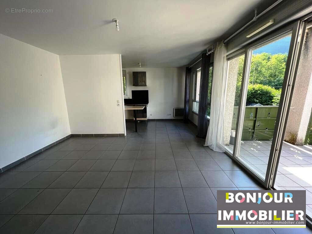 Appartement à MERY