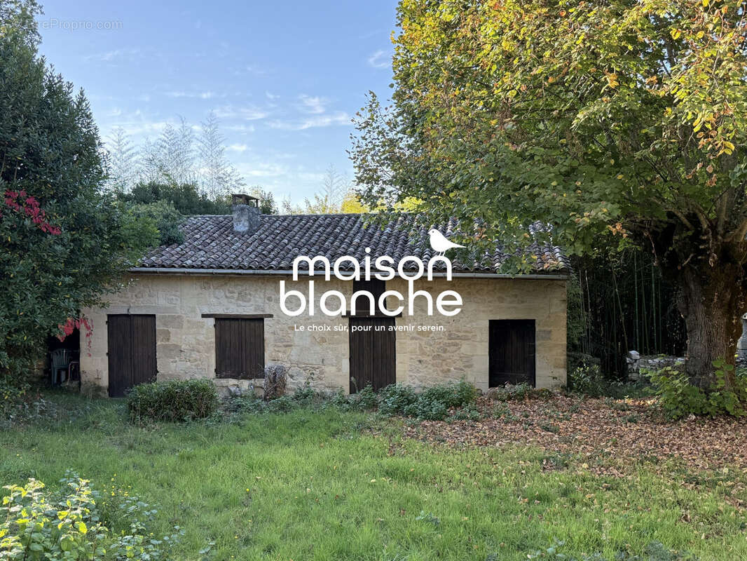Maison à SAINT-PHILIPPE-D'AIGUILLE