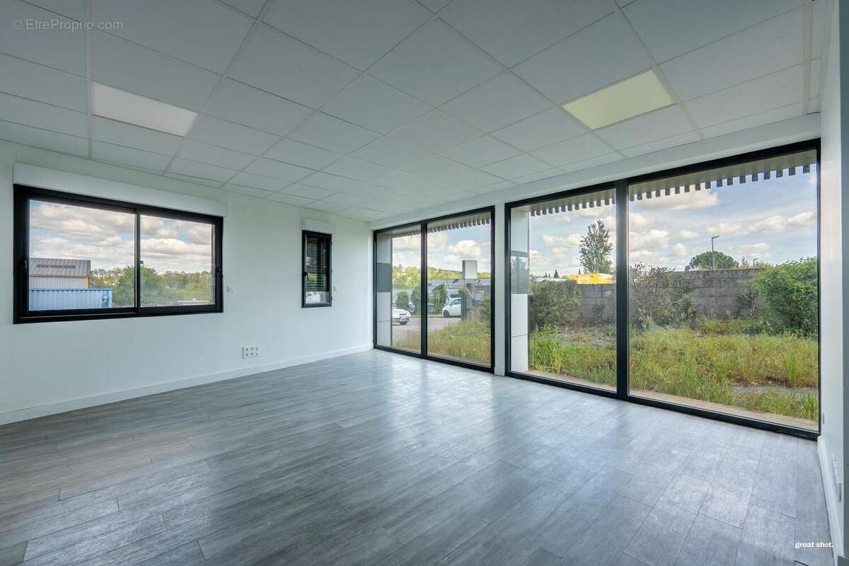 Photo 3 - Commerce à MONDOUZIL