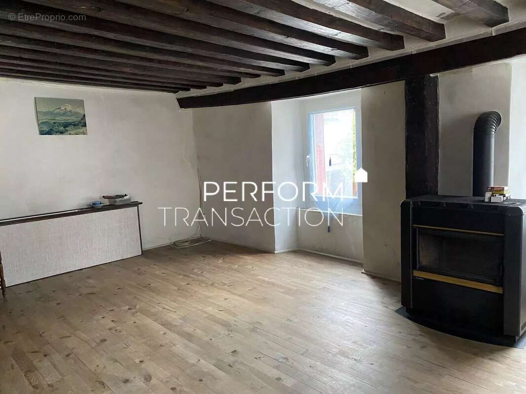 Maison à NOTRE-DAME-DE-VAULX