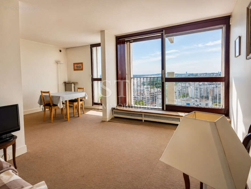 Appartement 53 m² à Paris-15e  - photo 2