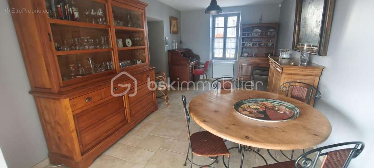 Maison à MONTSEGUR-SUR-LAUZON