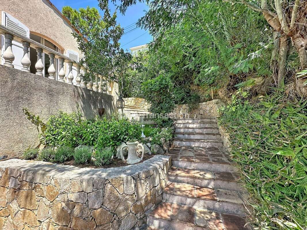 Maison 145 m² à Mandelieu-La-Napoule  - photo 6