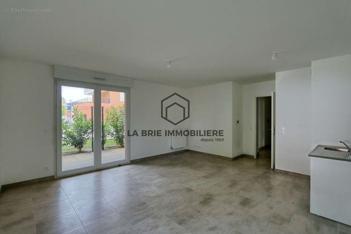 Appartement à EMERAINVILLE