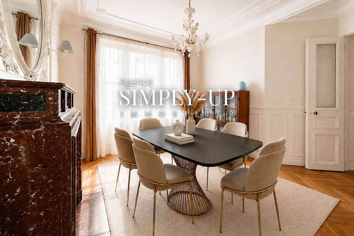 Appartement à PARIS-8E
