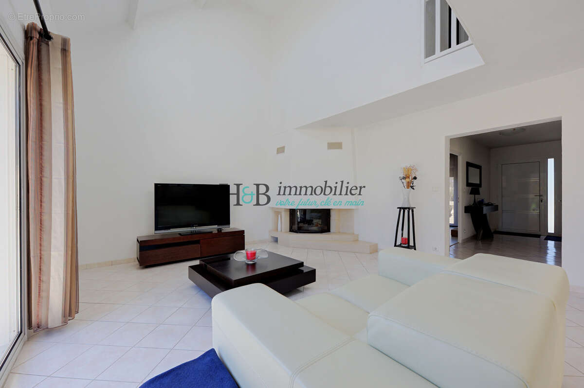 Maison à VERT-LE-GRAND