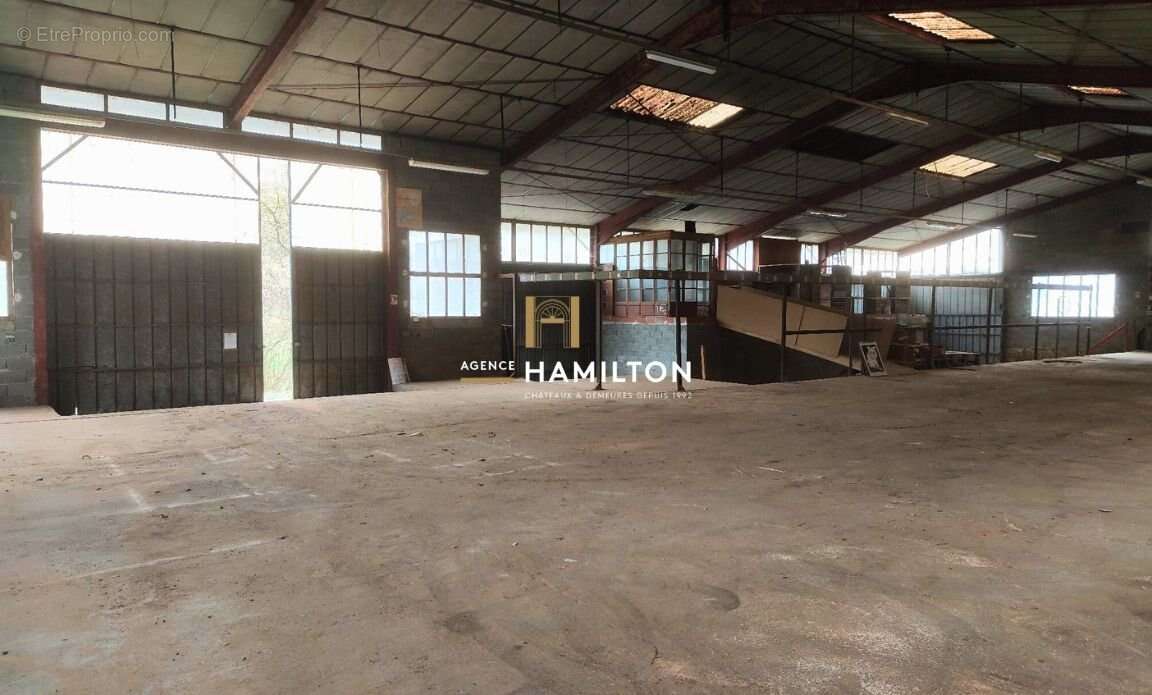 Commerce à VILLEFRANCHE-DE-ROUERGUE