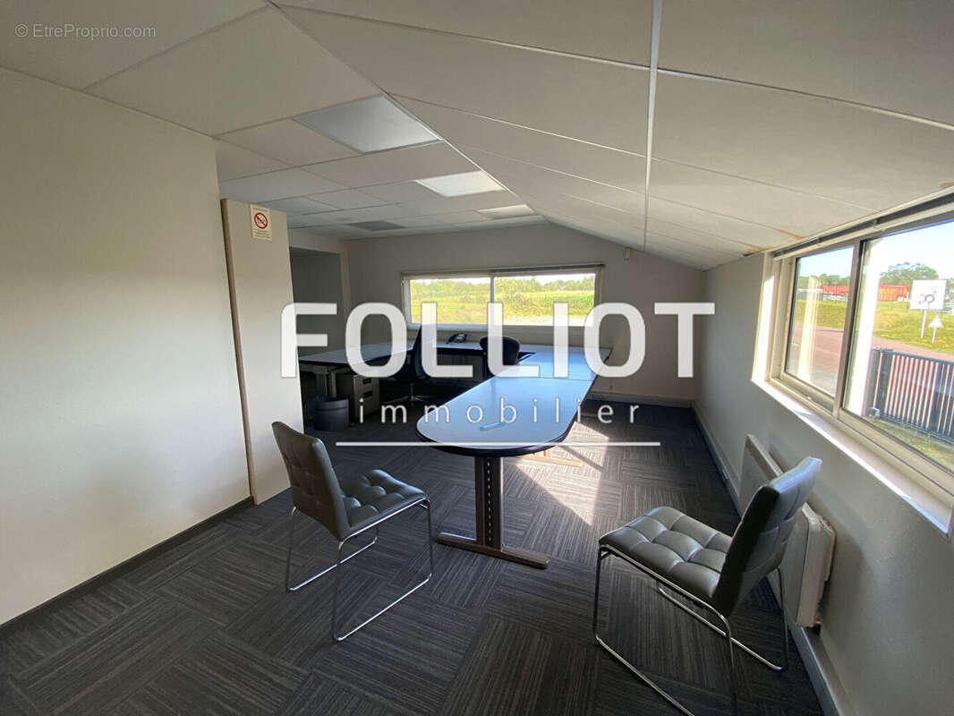 Commerce à SAINT-PIERRE-DE-COUTANCES