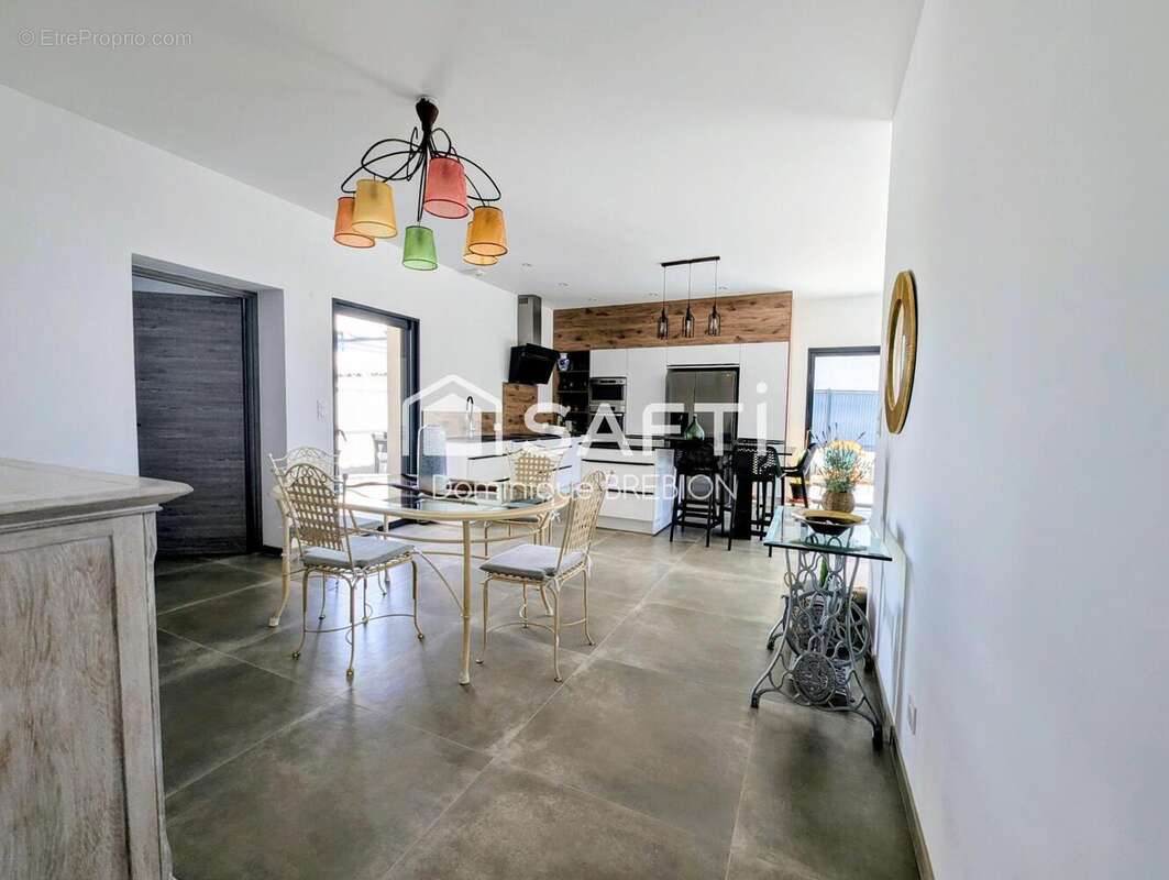Photo 2 - Maison à CORNEILHAN