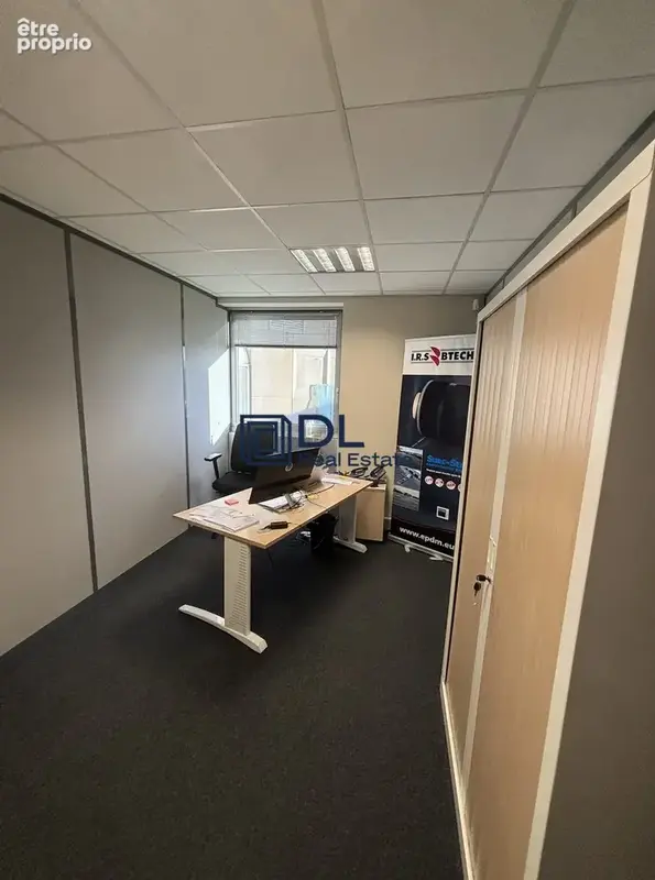 Commerce 953 m² à vendre à Les Essarts-Le-Roi (78690) - photo 9