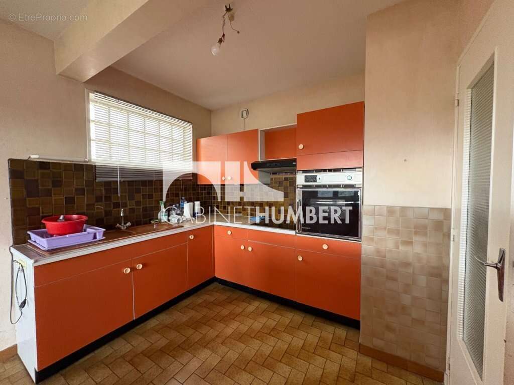 Appartement à LE CHAMBON-FEUGEROLLES