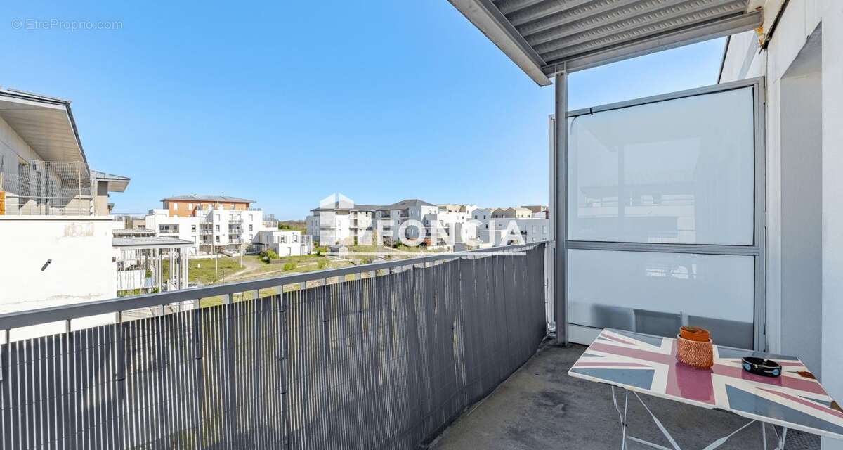 Appartement à AVRILLE