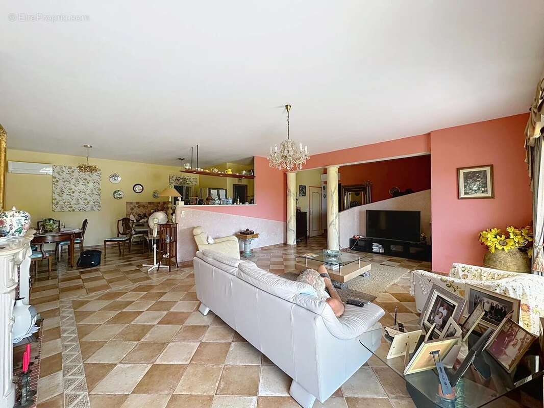 GRANDE VILLA BIOT (06410) vue mer du salon et des chambres - photo 6