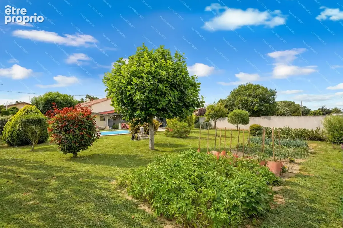 Maison familiale de plain-pied avec véranda, garage et piscine - photo 5