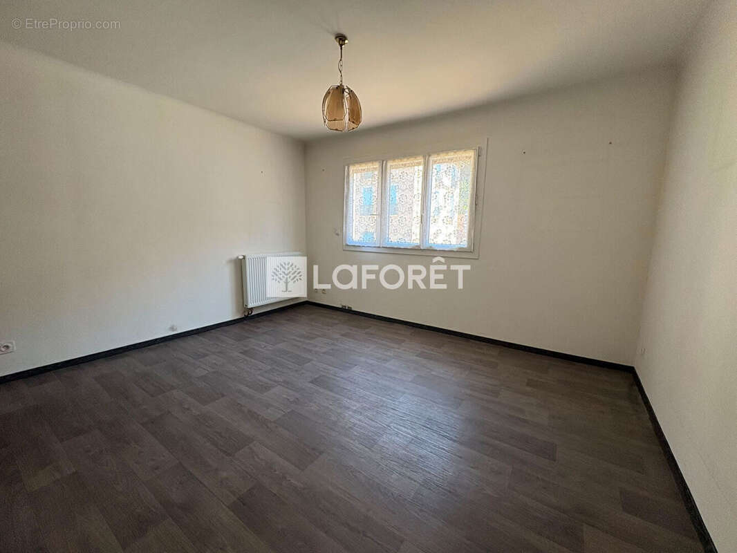 À vendre, appartement de 82 m² situé en rez-de-chaussée d'une copropriété calme et paisible à Amélie-les-Bains-Palalda. - photo 3