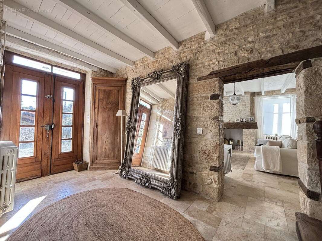 Maison à AUNAC