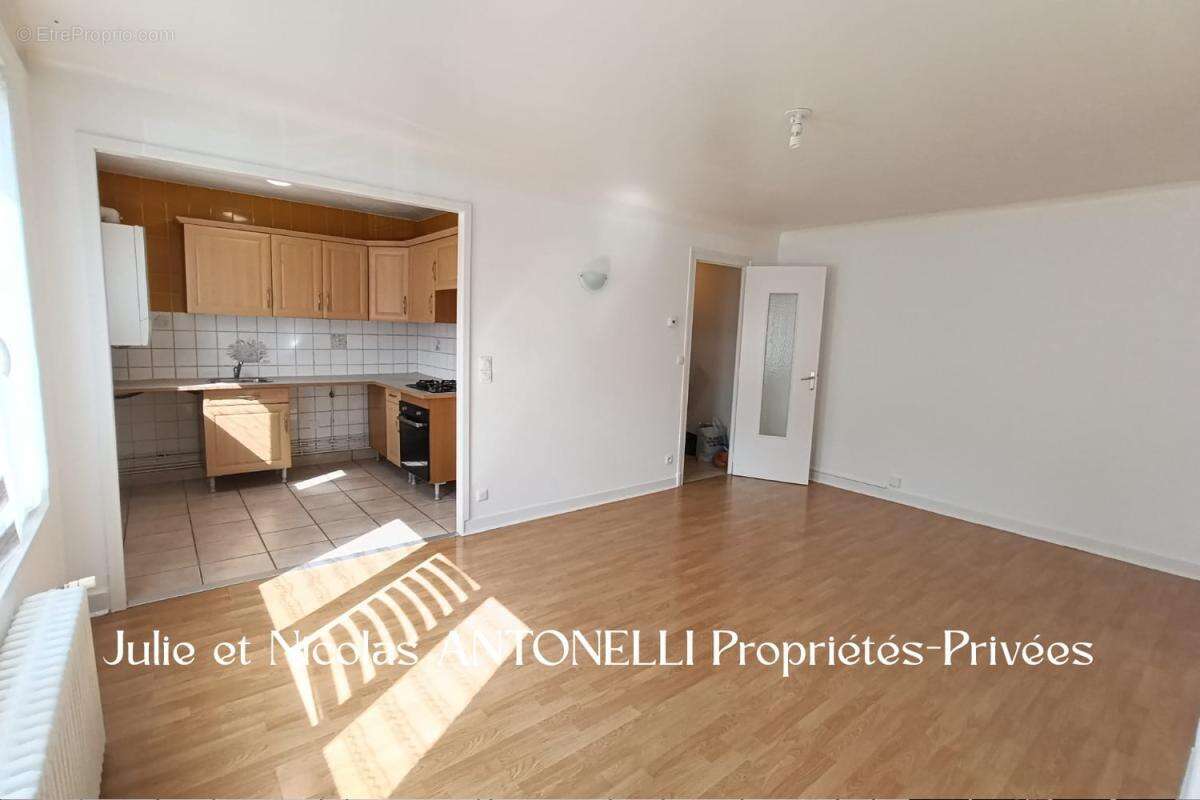 Appartement à SAINT-ETIENNE