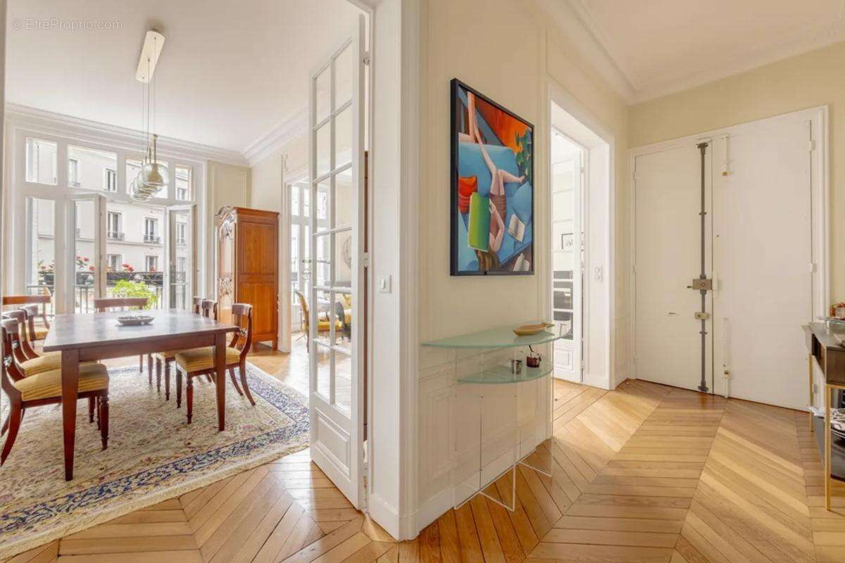 Bel haussmannien de 112 m² à Neuilly-sur-Seine - photo 4